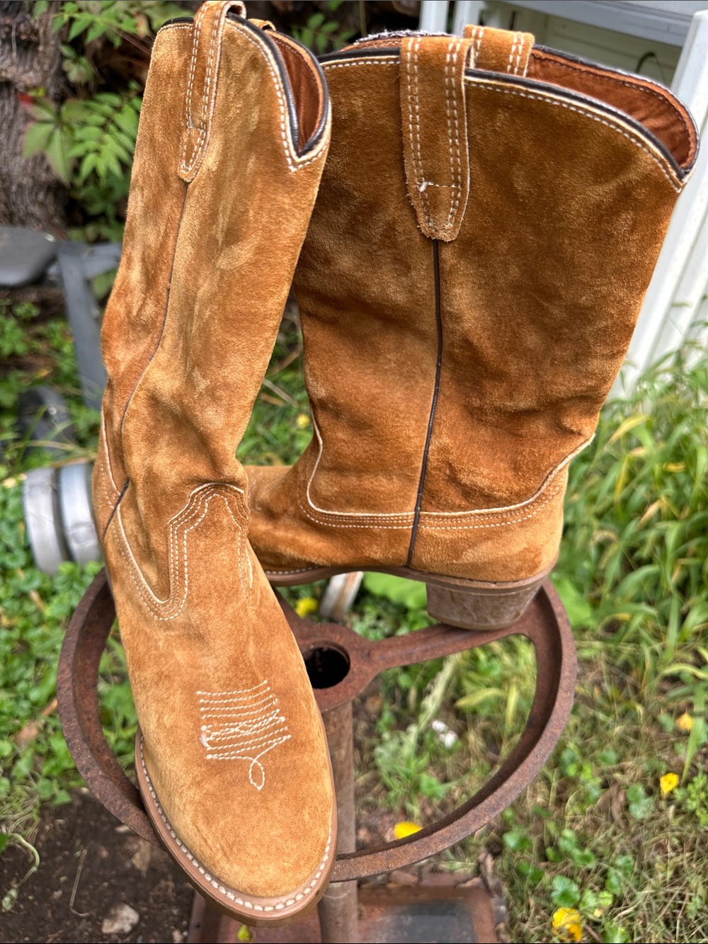 Wolverine Women's Suede Tan Western Heeled Boots - Picture 2 of 5
